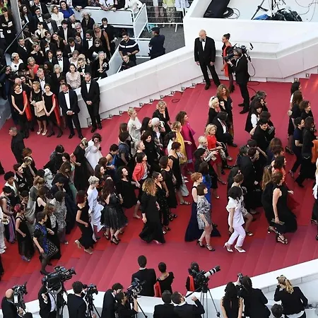 B066 Design A 5 Mn De La Apartment *