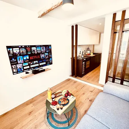 B066 Design A 5 Mn De La Apartment *