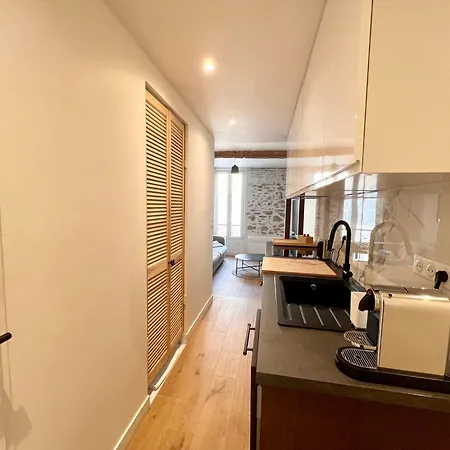 B066 Design A 5 Mn De La * Cannes